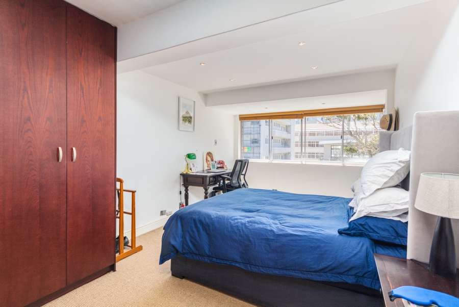 2 Bedroom Property for Sale in Sea Point Western Cape